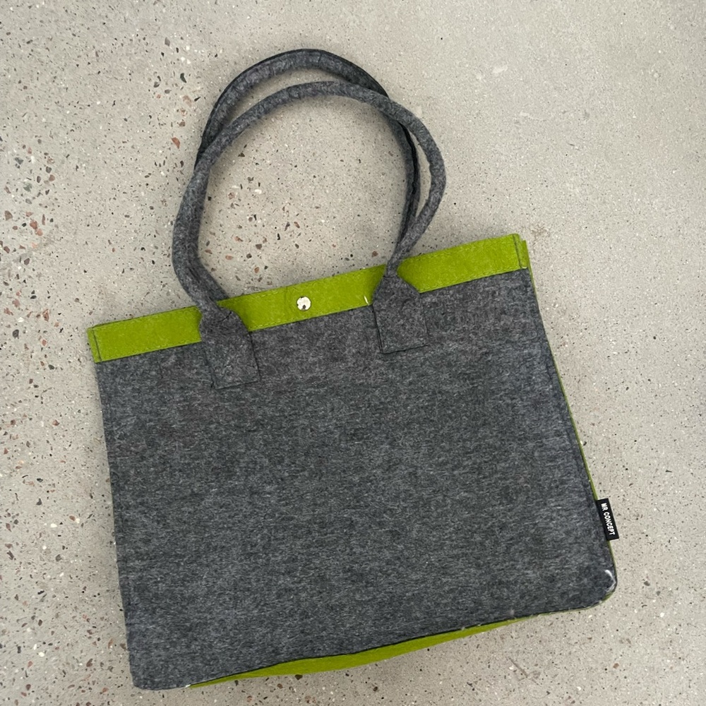Felt tote bag